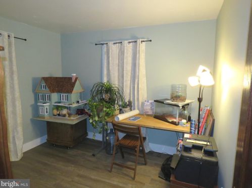 129 Progress Ave, West Deptford NJ 08096-1211 exterior