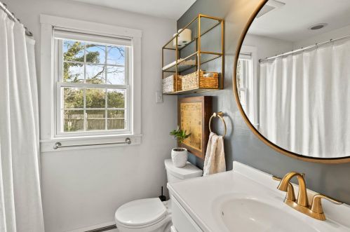 582 Massasoit Rd, Eastham MA 02642-1500 exterior