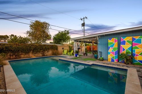 2126 Cambridge Ave, Phoenix AZ 85007-1111 exterior