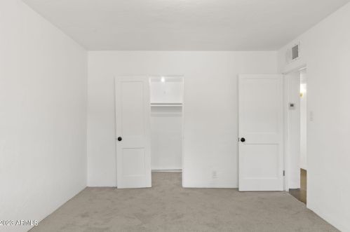 525 Edgemont Ave, Phoenix AZ 85035-1809 exterior