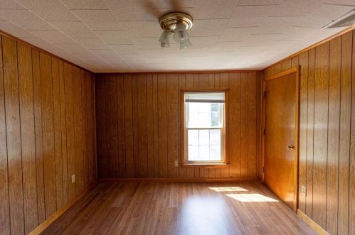 51 Grv St, North Brookfield MA 01535-1944 exterior