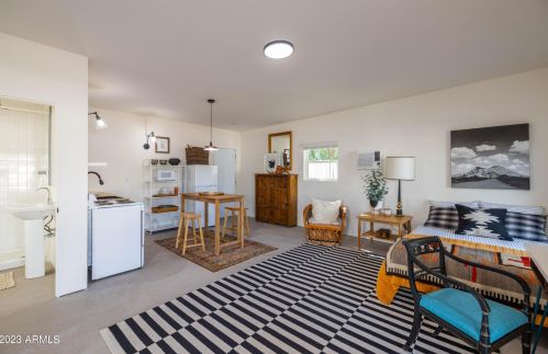 905 Coronado Rd, Phoenix AZ 85008-3931 exterior