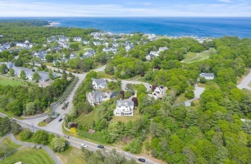 11 Bay Cliff Cir, Plymouth MA 02360-1458 exterior