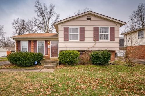 8010 Brush Ln, Louisville, KY 40291-2310