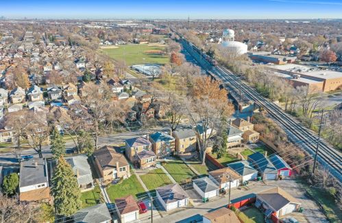 2738 Oak Park Ave, Forest View IL 60402-2535 exterior