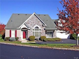 1815 Felicity Ln, Hellertown, PA 18055-3412