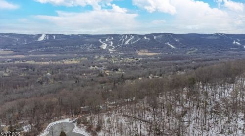 8 Jenny Ln, Wantage NJ  07461-4550 exterior