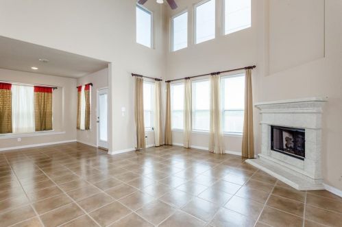 6311 Carnaby Ln, Richmond TX 77471-4588 exterior