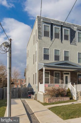 490 Markle St, Philadelphia, PA 19128-3608