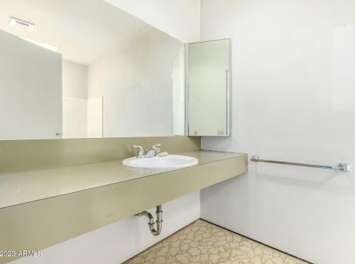 4400 15th Ave, Phoenix AZ 85015-4755 exterior