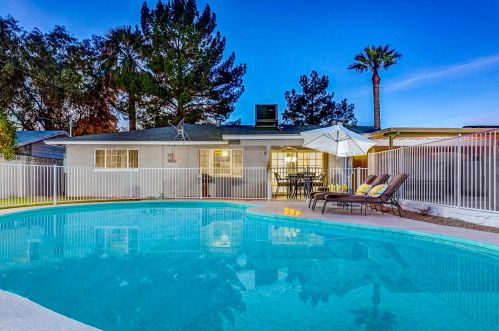 3117 41st Pl, Phoenix AZ  85018-6412 exterior