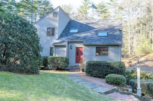 5 Grove St, Norfolk, MA 02056-1718