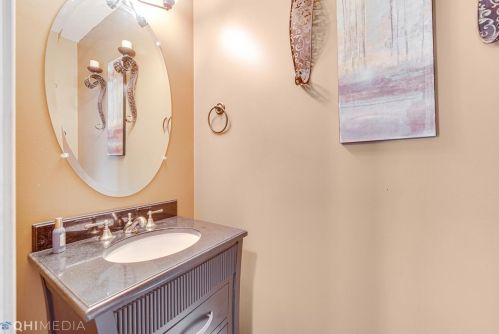 7 Shakespeare Dr, Valpo IN 46383-4129 exterior