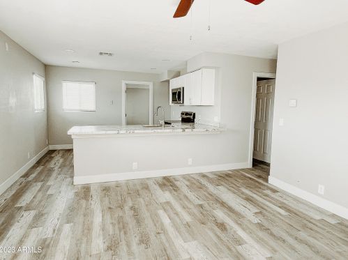 2221 27th St, Phoenix AZ 85008-4924 exterior