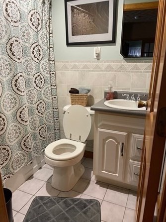 46 Pitman St, Fall River MA  02723-2851 exterior