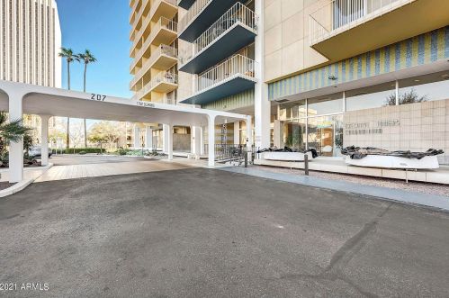 207 Clarendon Ave, Phoenix AZ  85013-3408 exterior