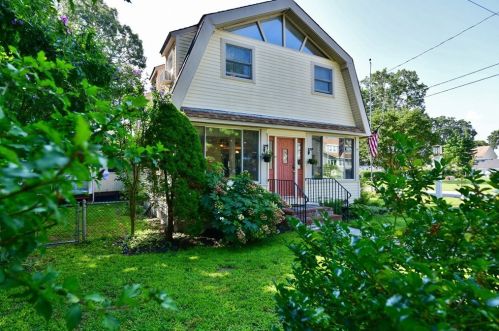 22 Ash St, Wareham MA  02571-2301 exterior