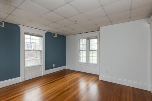 78 Main St, Falmouth MA 02540-3129 exterior