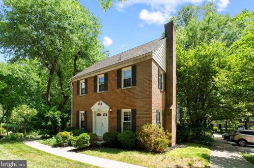 8983 Queen Maria Ct, Columbia MD  21045-2401 exterior