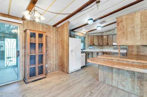 18438 2nd Pl, Phoenix AZ 85022-1011 exterior