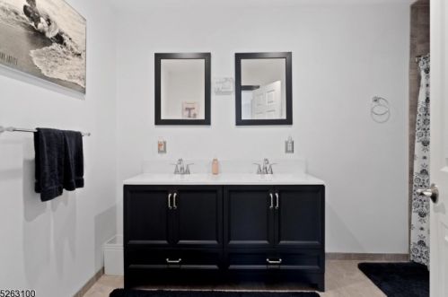 9 Lake Pochung Rd, Wantage NJ  07461-4027 exterior