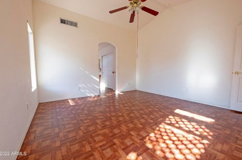 3047 Blackhawk Dr, Phoenix AZ 85050-4822 exterior