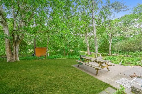 400 School House Rd, Eastham MA 02642-3014 exterior