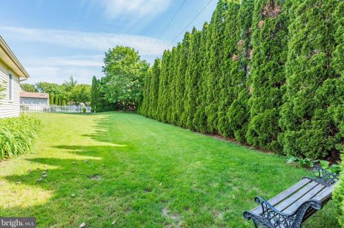 2 Wesley Dr, Carlisle PA 17015-4377 exterior