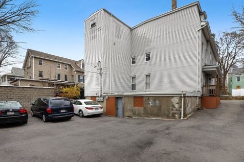 34 Newbury St, Worcester MA  01609-2064 exterior