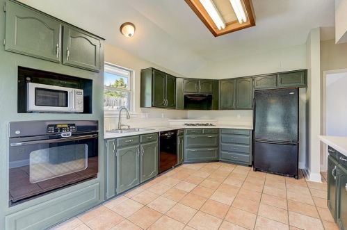 6206 Coral Ln, Garland TX 75048-3380 exterior