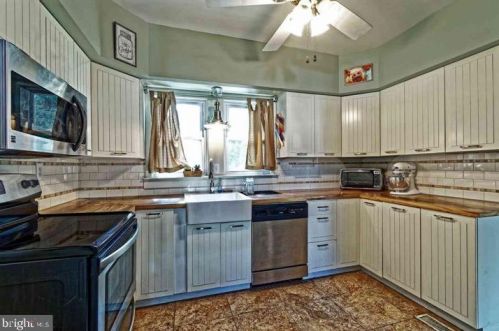 308 Broad St, West Deptford NJ 08066-1055 exterior