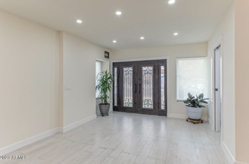 17637 6th Pl, Phoenix, AZ 85022-1856