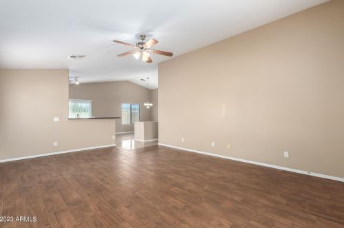 6909 11th Dr, Phoenix, AZ 85041-6743