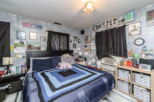 19 Frederick St, Montgomery MA 01085-3180 exterior