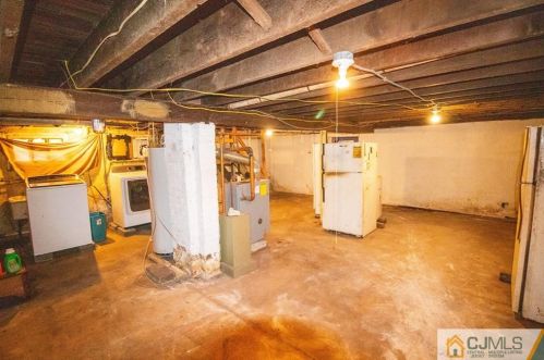 17 Grant Ave, Carteret NJ 07008-3105 exterior