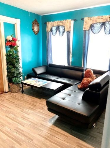 106 Ashley Blvd, New Bedford MA 02746-1911 exterior