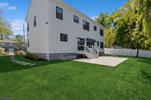 19 Grant Ave, East Hanover NJ  07936-2950 exterior