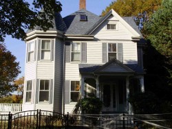 23 Forest St, Newton, MA 02461-1420