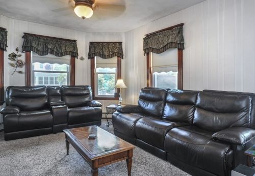 128 Independence Ave, Quincy MA 02169-7727 exterior