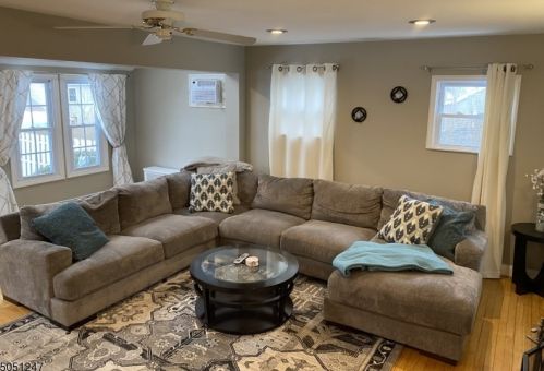 53 Nokomis Ave, Lake Hiawatha, NJ 07034-2611