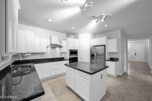 18313 28th Pl, Phoenix, AZ 85032