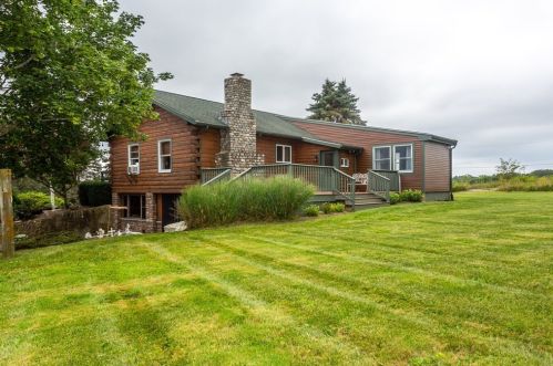 550 Hart St, Dighton MA  02715-1407 exterior