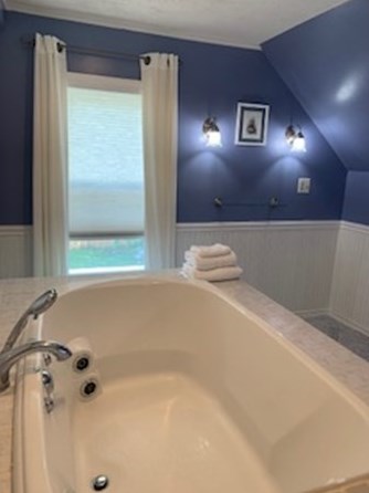 57 Oakland Ave, Methuen MA 01844-3673 exterior