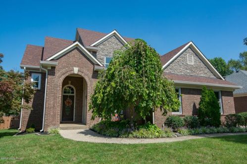 8607 Glenfield Way, Louisville, KY 40241-2509