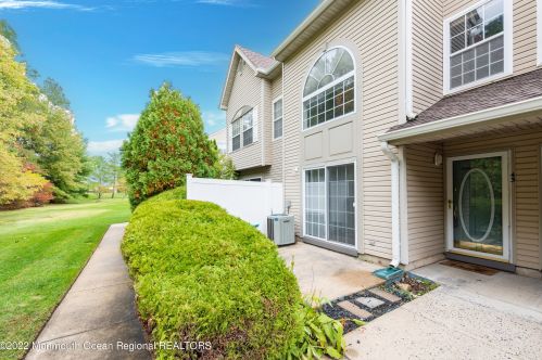 43 Dover Ct, Tinton Falls, NJ 07712-7765