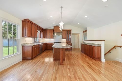 9 Independence Ln, Hingham MA exterior