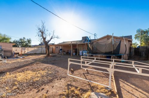 1039 27 Dr, Phoenix AZ 85045-2209 exterior