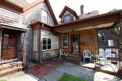 471 Main St, East Bridgewater MA 02324-1476 exterior