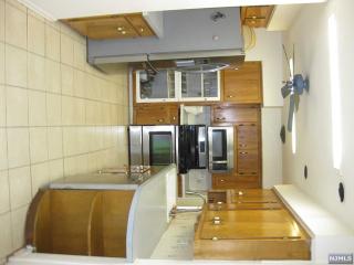 168 County Rd, Cresskill NJ  07626-2264 exterior