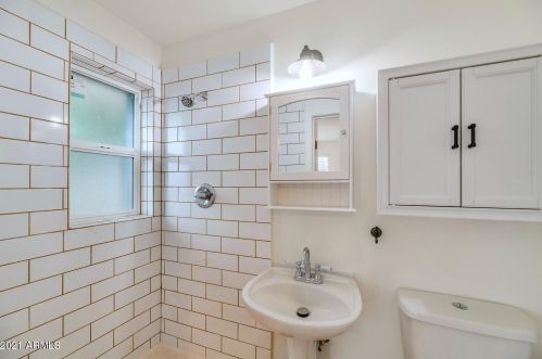 1807 46 St, Phoenix AZ 85008-4111 exterior